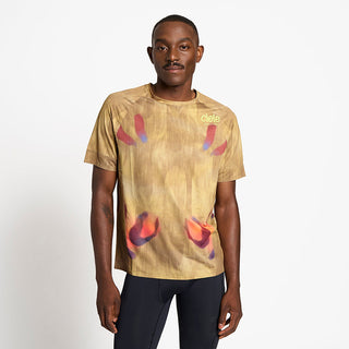front view of the ciele athletics lightweight, race ready and performance driven T-Shirt named RCDTShirt in sphinx color, on a model