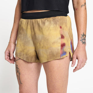 close up front view of the ciele athletics lightweight, race ready and performance driven short  for womens named RDShort in sphinx color
