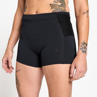 close front view of the ciele athletics race ready and performance driven 3.5 inches tights short for womens named CRGTight in shadowsphinx color