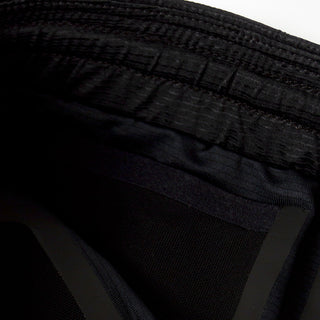 detail view of the fabric of the ciele athletics lightweight, race ready and performance driven short named RDShort in shadowsphinx color