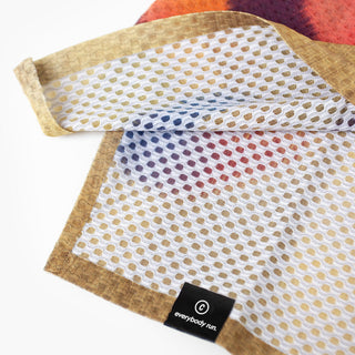 carbon yarns fabric details of the ciele athletics lightweight, race ready and performance driven T-Shirt named RCDTShirt in sphinx color