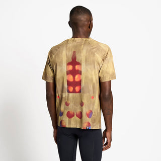 back view of the ciele athletics lightweight, race ready and performance driven T-Shirt named RCDTShirt in sphinx color, on a model
