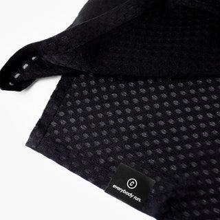 carbon yarns fabric details of the ciele athletics lightweight, race ready and performance driven T-Shirt named RCDTShirt in sphinx color