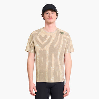 Model_Text: model is 6'2" and wears a medium