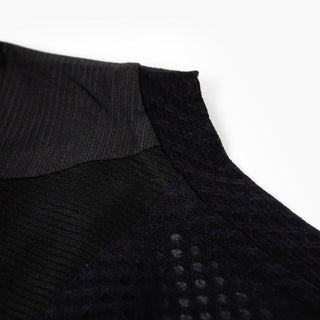 detail view of fabric the ciele athletics lightweight, race ready and performance driven T-Shirt named RCDTShirt in shadowsphinx color